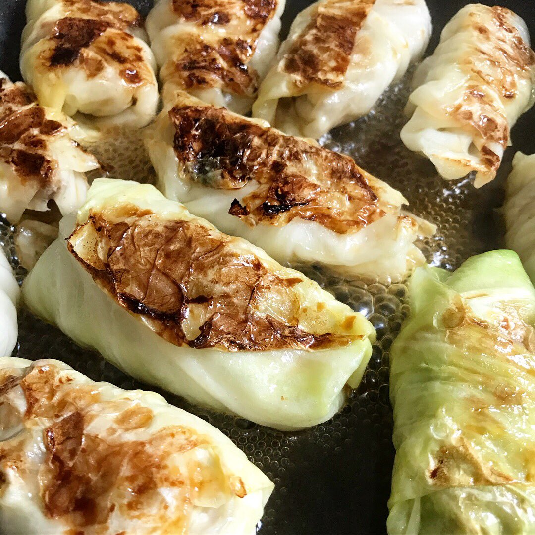 kEATo_Kids's tweet photo. Gong Xi Fa Cai!!!  Pot stickers!!!       I promise I’ll come back with a recipe!
.
.
.
.

#ketogenicdiet #keato #keatokids #keto #ketogenic #ketosis #ketolife #fun #instagood #foodporn #foodie #ketokids #ketolife #ketodiet #waroncarbs #lowcarb #delicious #lchf #ketogeniclifestyle https://t.co/DOrhlY1a62