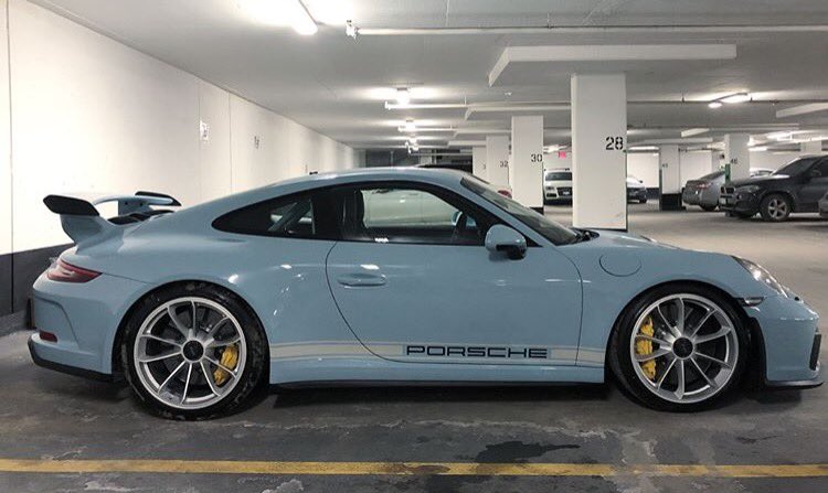 CarWaffle's tweet photo. This Meissen Blue #Porsche 911 GT3 is a guaranteed head turner 😍😍 https://t.co/vIWMHJ3ljW https://t.co/1lgpoHzmf0