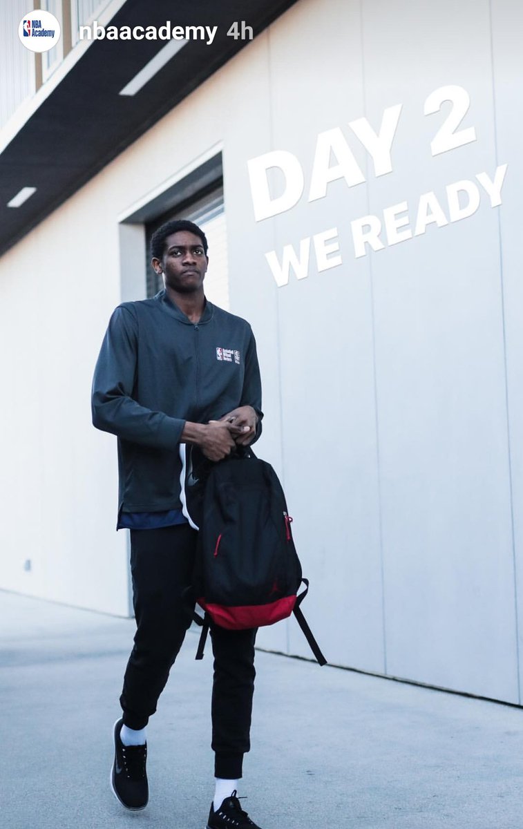 StellazzurraBk's tweet photo. 3L in LA: listening, learning &amp; living. Today the last day for our player Paul #Eboua to the #BWBGlobal #nbaallstar #risingStella #madeinStella #proudtobeStella (photocredits: Asphalt Chronicles for NBA Academy)
https://t.co/LLzmQDSl2k https://t.co/yKEBiy26YF