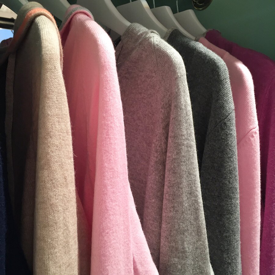 SallyLeahJ's tweet photo. Heading to London? We’re delighted that a handpicked selection of Silver Pink jumpers and cardigans are currently available @CologneCotton in their beautiful Marylebone High Street store. Pop by and take a look #Cashmere #ShoppingTrip https://t.co/6hqf3YbpB5