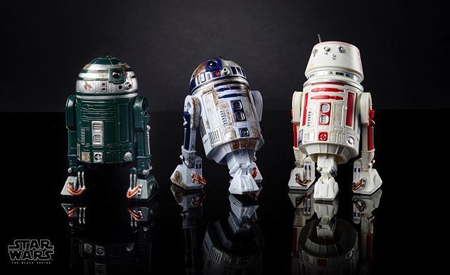 StarWarsTBS's tweet photo. R2X2 | R2D2 | R5D8
Exclusive to @amazon, what do you think of this 3pack and more importantly on the weathered Artoo? Be sure to visit @mrstevie18 post about these three and about R5D8. Thoughts? 💥🤔💥 #Droids #astromechdroid #r2d2 #r2x2 #r5d8 #anewhop… https://t.co/20kjJK7Bjf https://t.co/yeMKcQjqBy