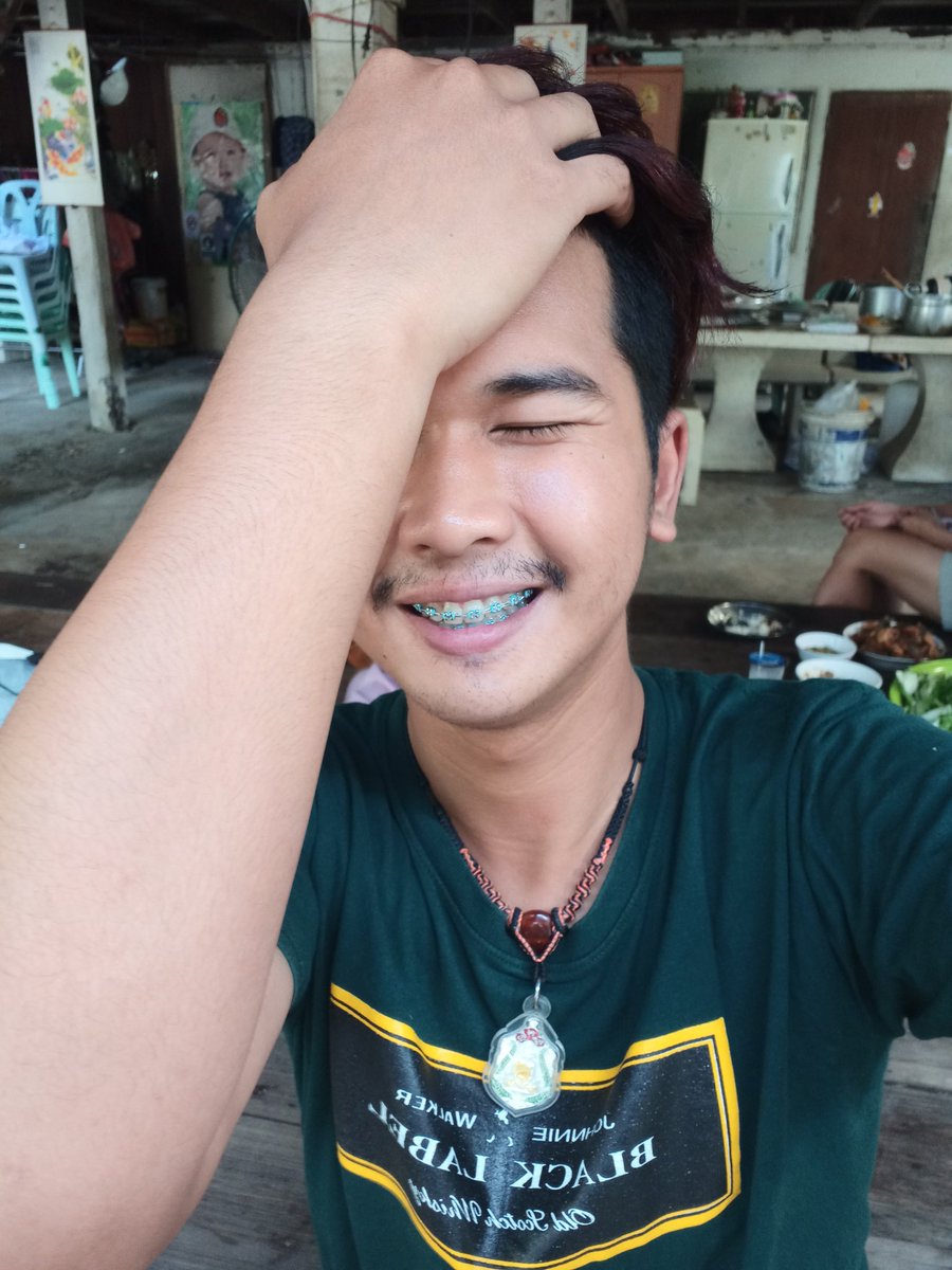 kitzii1140's tweet photo. ตัวจริงไม่เหมือนในรูป 🙎🏻‍♂️🙍🏻‍♀️
ในรูปด่าแล้วนิ่ง 🙈
ตัวจริงวิ่งเตะปากคนได้ 😏😡
.
IG : iii_petch 💎💖 https://t.co/5IrhFUvAYJ
