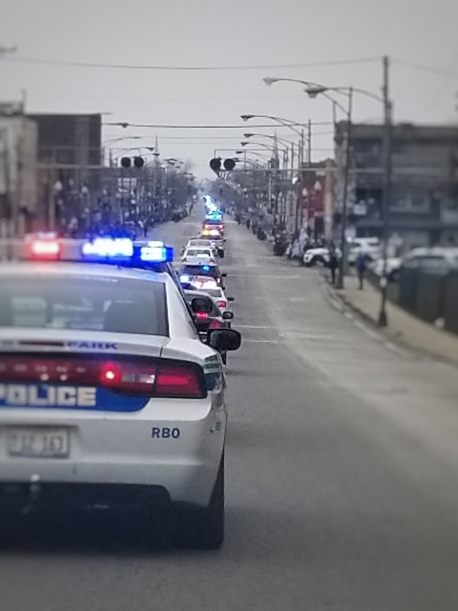 PO_Potatoes's tweet photo. Been a wild week at some points and a low week at others. Had to say goodbye to a good cop today.  

Was a nice reminder that not everyone hates the police as a few thousand stood outside to show their support. #CPD #CommanderBauer #chicagostrong https://t.co/FUSqUSejIg