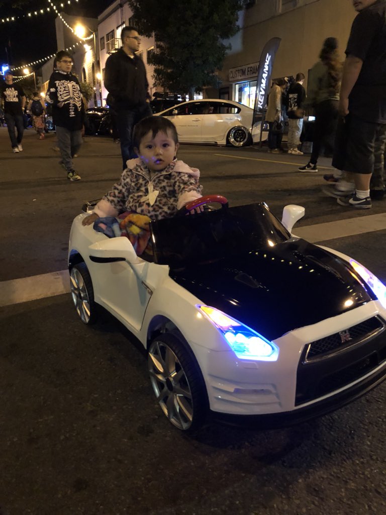 Helper37443's tweet photo. #HotImportNight #SanPedro This little princess,won the Kids Choice Award tonight , she is Fast and Furious https://t.co/X0HIQ1UGk1