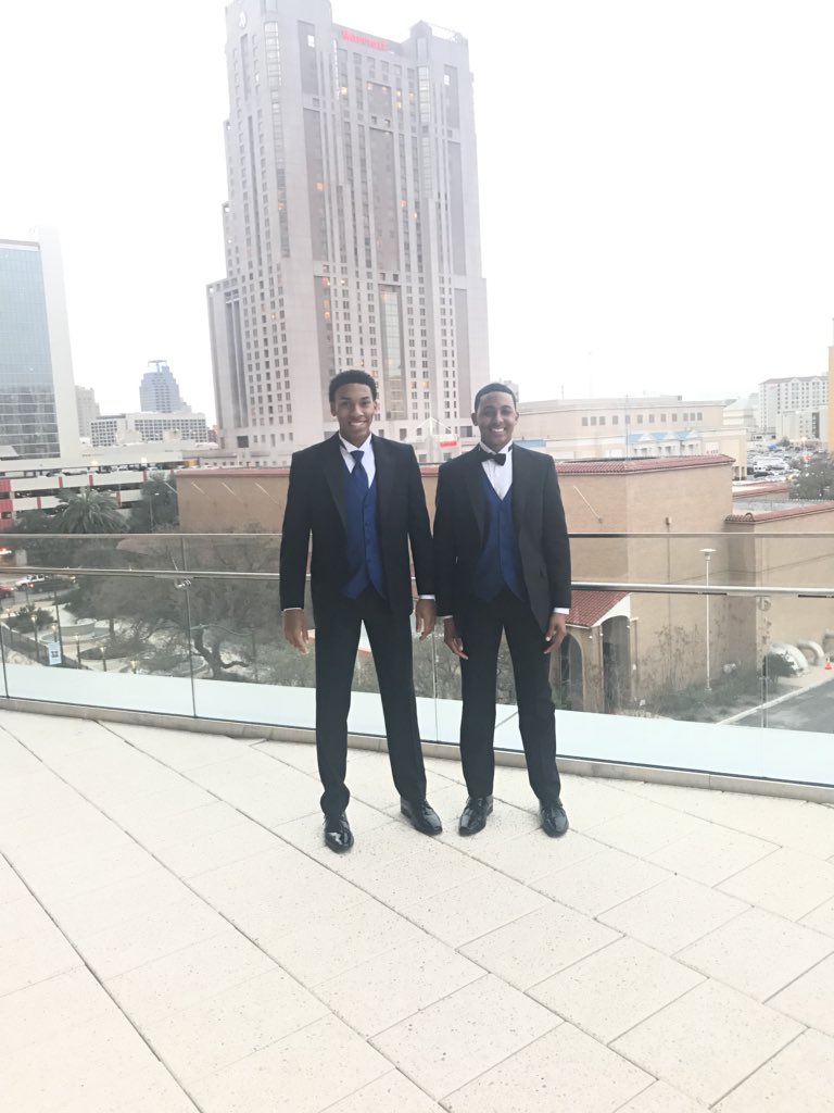 dvillehschoir's tweet photo. What a great concert with the #AllState Tenor-Bass Choir!!! Panther Proud of @AJBTheGreat and @Matthew45221653 #TMEA #choir https://t.co/3n1I3TgC9a
