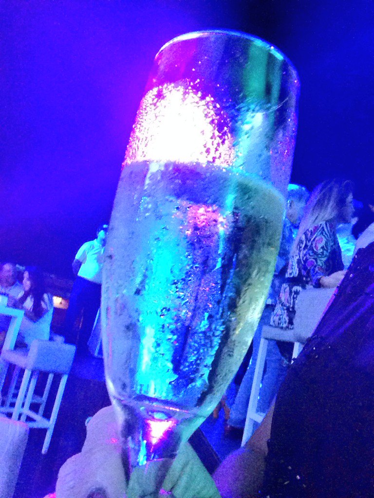Alinalisima's tweet photo. ✨🔛✨ super inauguración de #TheCarmenHotel con #DJBenjaminGreys en #PlayaDelCarmen 💓 Gracias @AnitaHernandez_ ✨💖✨ https://t.co/csXfCmjcFZ