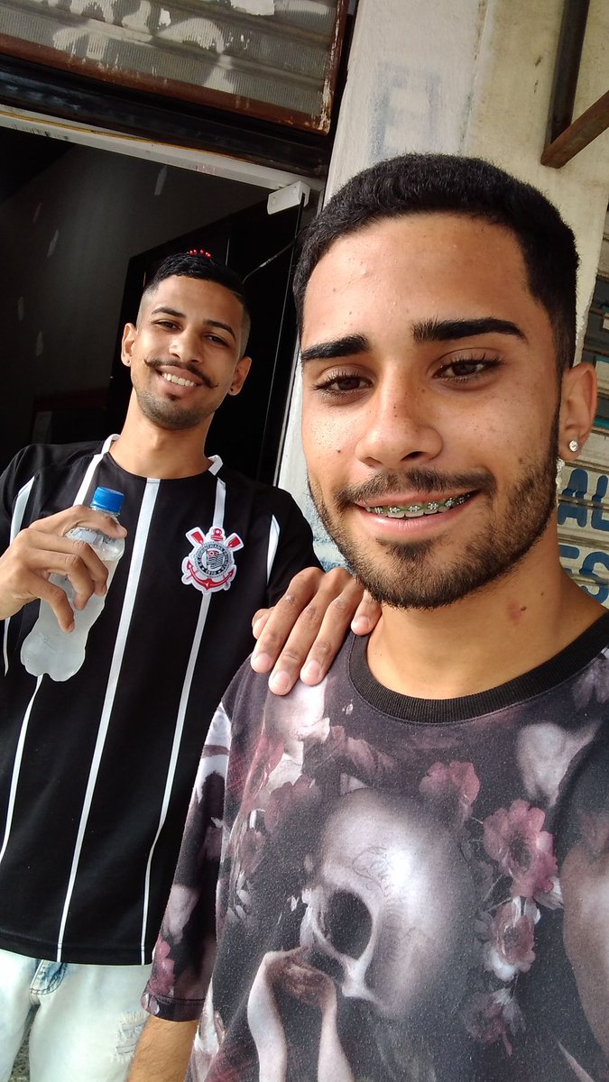 TuninhoRabelo's tweet photo. Aquele que fecha 10 a 10 desde o tempo de #Navalhas
@ericlis_melo
Valeu meu mano!!
Original Chicano BarberShop https://t.co/g7YNh91NM0