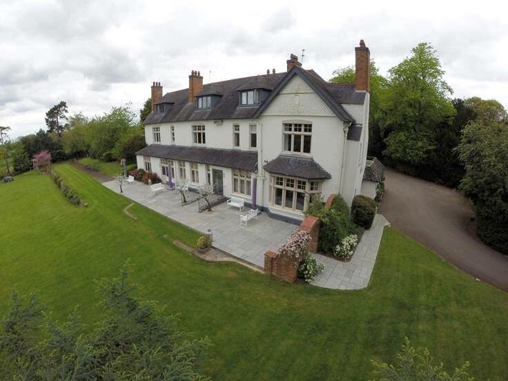 AshtonLodgeCH's tweet photo. #weddings #weddingseason https://t.co/XirzbYBrnF