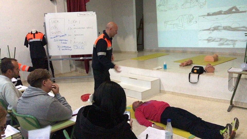 pcivil_fa's tweet photo. Continuamos hoy con más formación para nuestros voluntarios. Aquí más imágenes de la jornada de ayer.
Nuestro agradecimiento @PCivilTPacheco por su colaboración.
#voluntariosPCivilFA https://t.co/9uaOq0OSnW