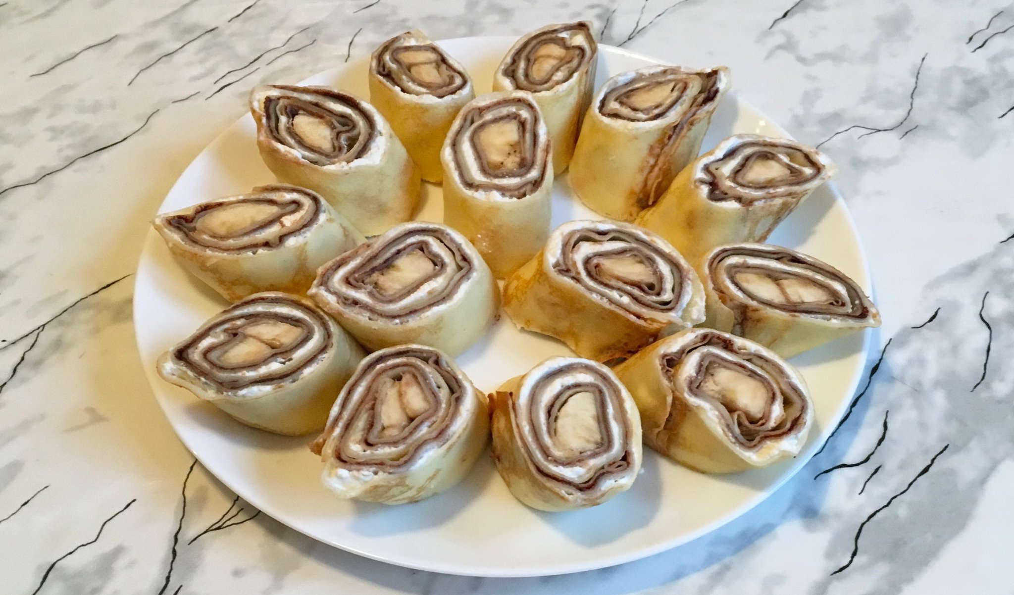 Роллы из блинов с начинкой