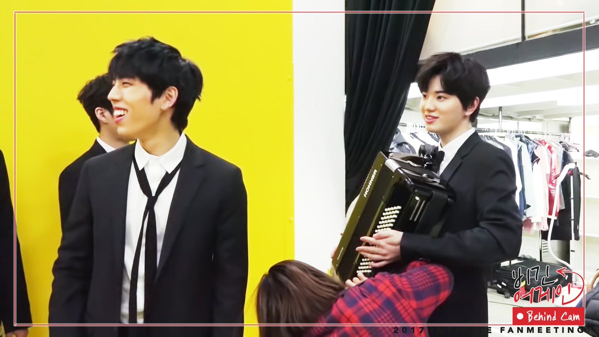 Official_IFNT's tweet photo. [#INFINITE] 비긴어게인 포스터 촬영 비하인드 마지막회! 가 찾아왔습니다😢 오늘의 영상은 [쫑이를 싫어하는(?) 감독님] 세상에나 우리 쫑이를 싫어하는 사람이 있다구? 말도 안돼!😲 그렇습니다 그것은 오해였습니다
#사골_이제_다_먹음
#비긴어게인_없었으면_어쩔뻔
#영상은_인피니트_채플에서😆 https://t.co/oMt6qF49qr