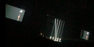 wonstare's tweet image. They show Jonghyun's Mic when his part come

cr blisstaemin 
#SHINeeWORLDTHEBEST2018