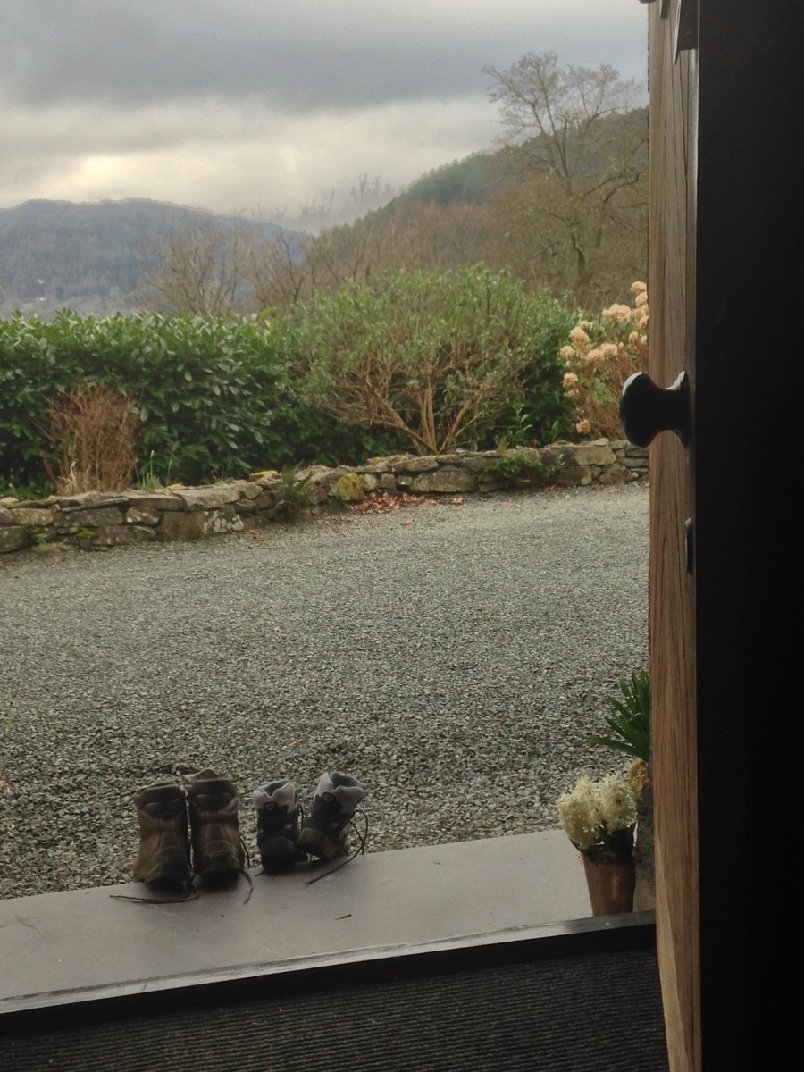 PengwernByC's tweet photo. Bore da #Eryri.
Good morning #Snowdonia Boots made for walking!
https://t.co/7E7oVL7xrp
#walking #ramblers #countryfile #trailmagazine #sawdays #BandB #Selfcatering #halfterm #Easter #Betwsycoed #MoelSiabod #GiantsHead https://t.co/MdZFlsc5Ol