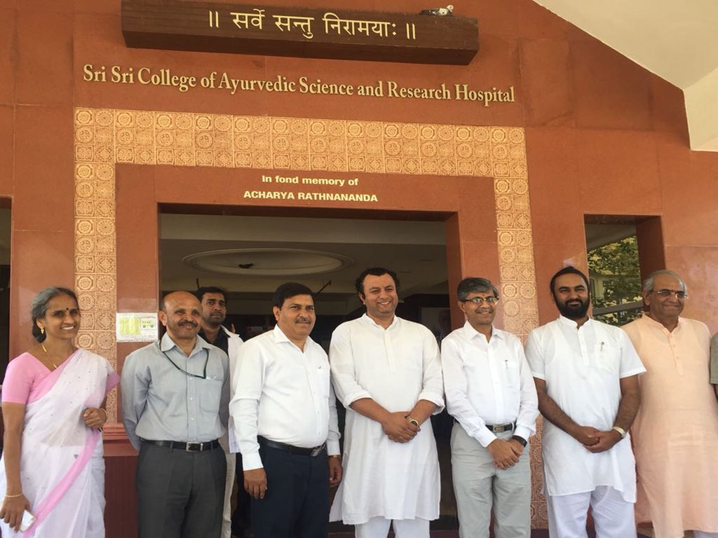 Honour to receive Shri Vaidya Rajesh Kotecha ji Secretary <a href="/moayush/">Ministry of Ayush</a> for Sri Sri Ayurveda Hospital, College and <a href="/BangaloreAshram/">Art of Living Center: Moved</a> tour during #Ayurveda Parv.