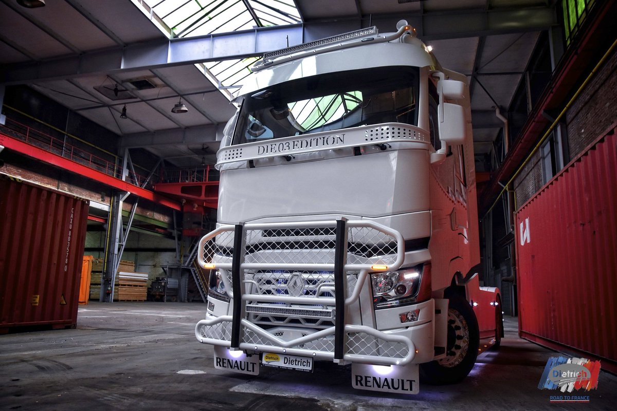 RenaultTrucksBe's tweet photo. Hoeveel punten geef jij? Voor ons alvast een dikke 10/10!
Combien de points donnes-tu ? En ce qui nous concerne un 10/10 bien mérité !
#meanmachine #driversdream https://t.co/KNCwRTVakS