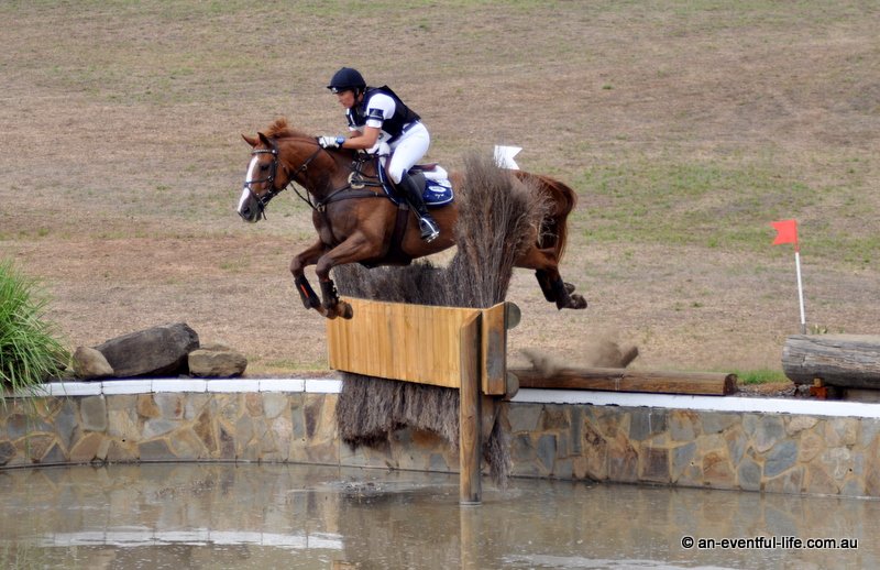 eventfulifebook's tweet photo. Christine Bates has started the 2018 Australian #eventing season on a high and has plans to try and end the same way - our 3* wrap up from #SydneyEventingSummerClassic https://t.co/YOXomnX5sG https://t.co/273FBeWHPU
