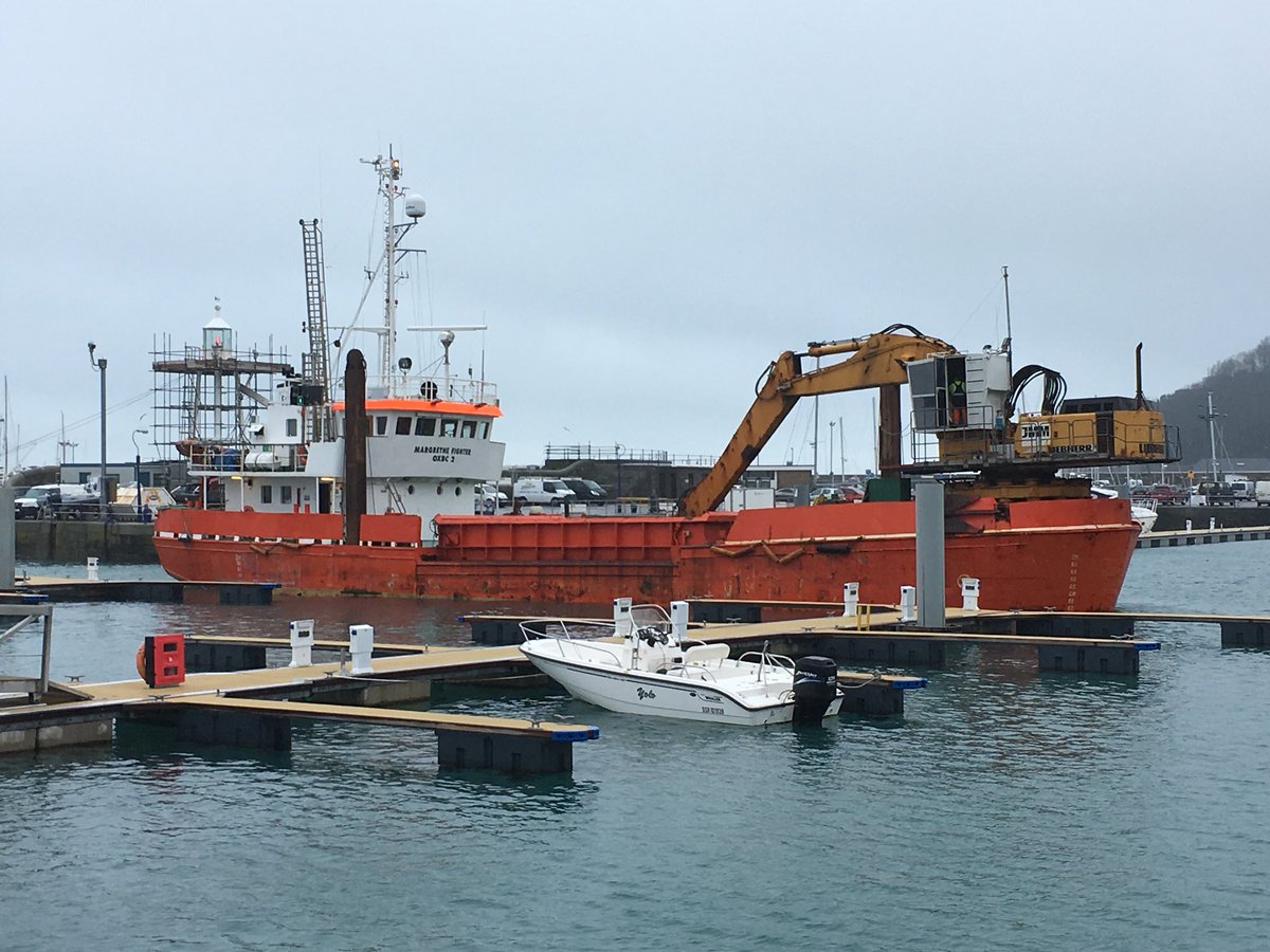 rhardingmedia's tweet image. A drizzly morning in St Peter Port but perfect for harbour dredging I imagine... @gsyharbours @islandfm