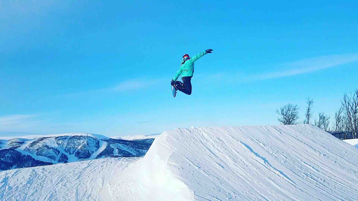 Geilo_ski's tweet photo. So another week is almost finished, as we jump in to our last week, I want to say a massive thank you to the guests who have been so amazing, I know I have learned a lot from you! Here’s to the final week 🌄🏂 #almostover #getmorewinter https://t.co/2XuYa5kuJd