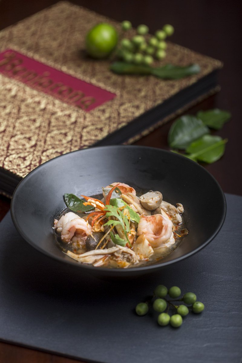 DusitThaniDubai's tweet photo. #COMPETITIONTIME

If you haven't experienced being treated like royalty, here's your chance!

Like, retweet and tag the person you wish to share a royal Thai Lunch with!

Winner will be announced on Sunday, 25th February 2018. #businesslunch #thailunch #benjarong https://t.co/iCVSenB36C