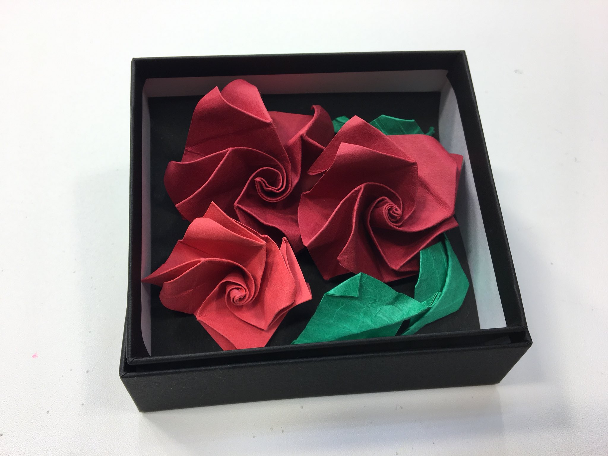 Twitter 上的 ダムダムおじさん にむらあつと ミッションデパートロケ 今回は 多賀正恵先生を招いて ペーパーフラワーアートを教わりました 不器用ゆえ 投げ出して逃げることを覚悟していましたが 頑張りました 皆さまもぜひに ミッションデパート Twitter 上的 ダムダムおじさん にむらあつと ミッションデパートロケ 今回は 多賀正恵先生を招いて ペーパーフラワーアートを教わりました 不器用ゆえ 投げ出して逃げることを覚悟していましたが 頑張りました 皆さまもぜひに ミッションデパート