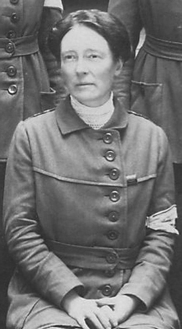 Doctor &amp; Chief Surgeon Louisa Garrett Anderson was a founder of military hospital in Holborn, London, staffed entirely by women. More than 24,000 soldiers treated in the 573-bed hospital ow.ly/PIy930in6Vg #WomensWork100 #LivesOfWW1