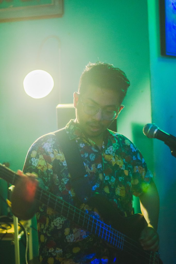 AlamBunyian's tweet photo. #Throwback #MINUT18 bersambung dengan aksi kacak abam2  @oceanandlights 

Oceanlights akn beraksi di #HashtagLive di @KidZania pd 2 Mac bersama band-band hebat lain @bnhsofficial @wearecouple @gsmkugiran @OrkesAHizadin @lukartsmusik 

Boleh contact @HashtagMY utk info lanjut https://t.co/gyj3W7he5e