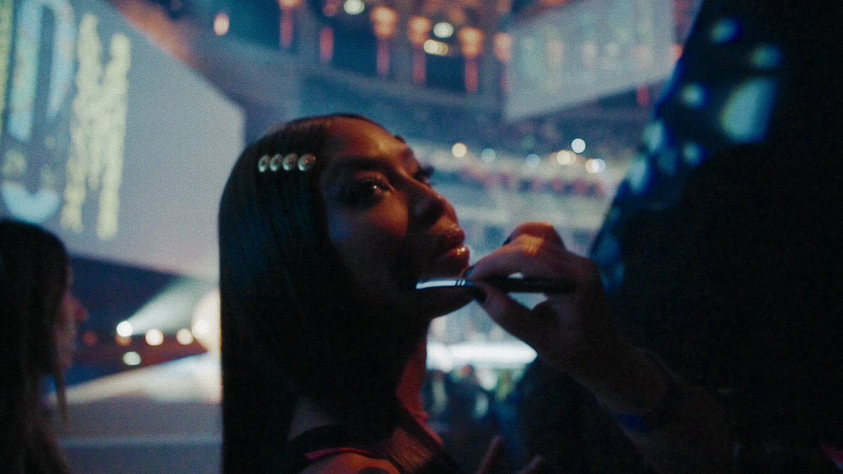 MorganFaverty's tweet image. New film out with @BritishVogue spending the day with @NaomiCampbell on the day of the #britishfashionawards youtu.be/zhQYyIwpxaI