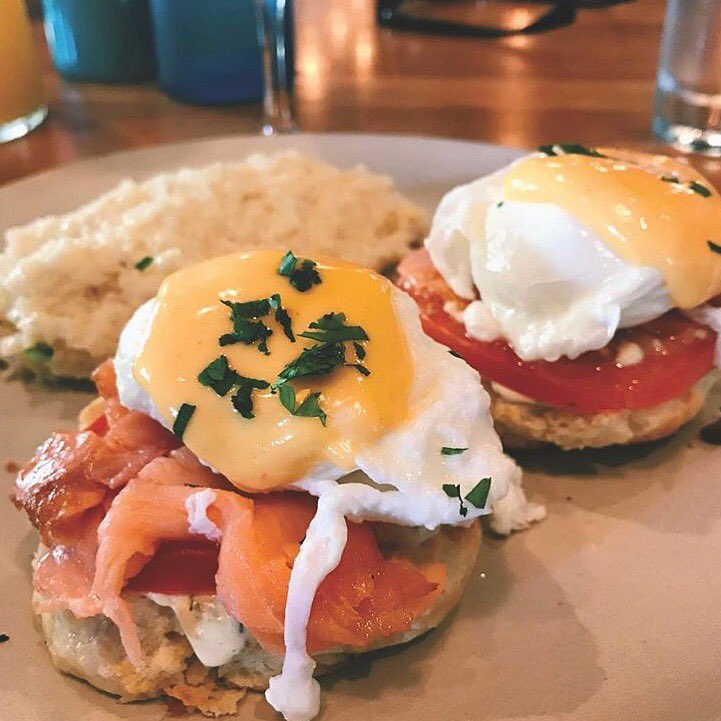 Easy like Sunday morning...a little Salmon Benedict for brunch🍴🐟🍳#avafresh #brunch #tampabay #brunchsohard #eggsbenedict 📷: @tampabayeatsout