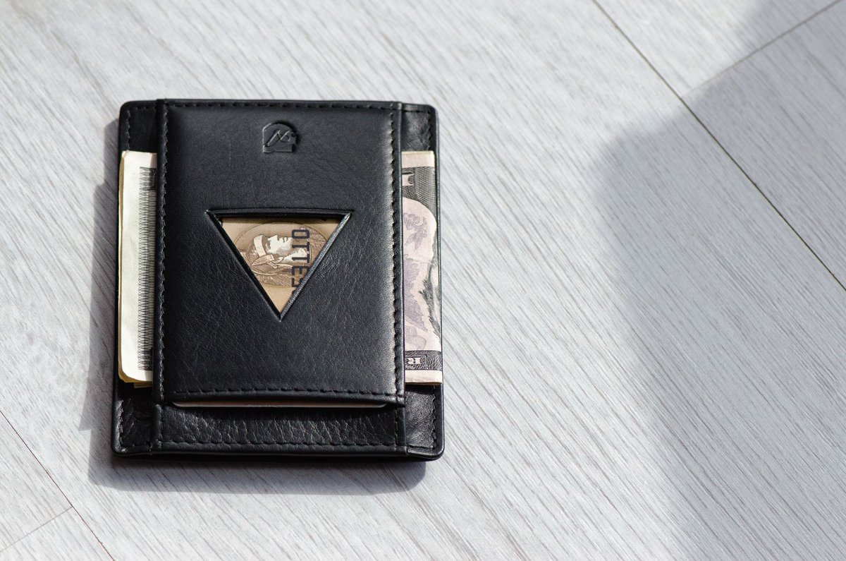 AxessWallets's tweet photo. Axess Wallets: A stylish way to carry your essentials https://t.co/Qk4n2XbeoH

#fashion2017 #FashionWeek #FashionFiles #Mensfashion https://t.co/uFFIBUKI4K