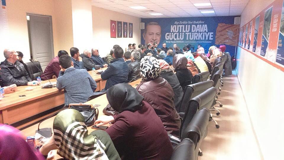 "Üyelerimizle Çay Sohbetlerinde Buluşuyoruz" programımızı İlçe Tşk. Bşk. <a href="/idrisguneyy/">İdris GÜNEY</a> in katılımlarıyla Mehmetakif Mahallemizdeki Üyelerimizle buluşarak gerçekleştirdik. <a href="/silivrimetin/">Metin KARAKAŞ</a> <a href="/abalin/">Feti Ahmet Balin</a> <a href="/celalerdogan34/">Celal Erdogan</a>