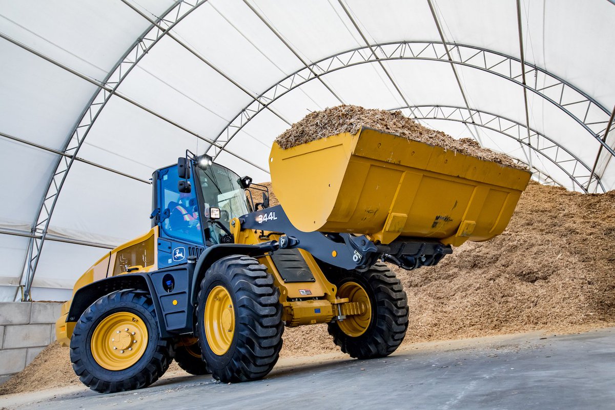rockanddirt's tweet image. New John Deere 344L Compact Wheel Loader with Articulation Plus™ Helps Operators Lift More and Move Faster! Check it out at blog.rockanddirt.com/industry-news/… #JohnDeere #CompactWheelLoaders