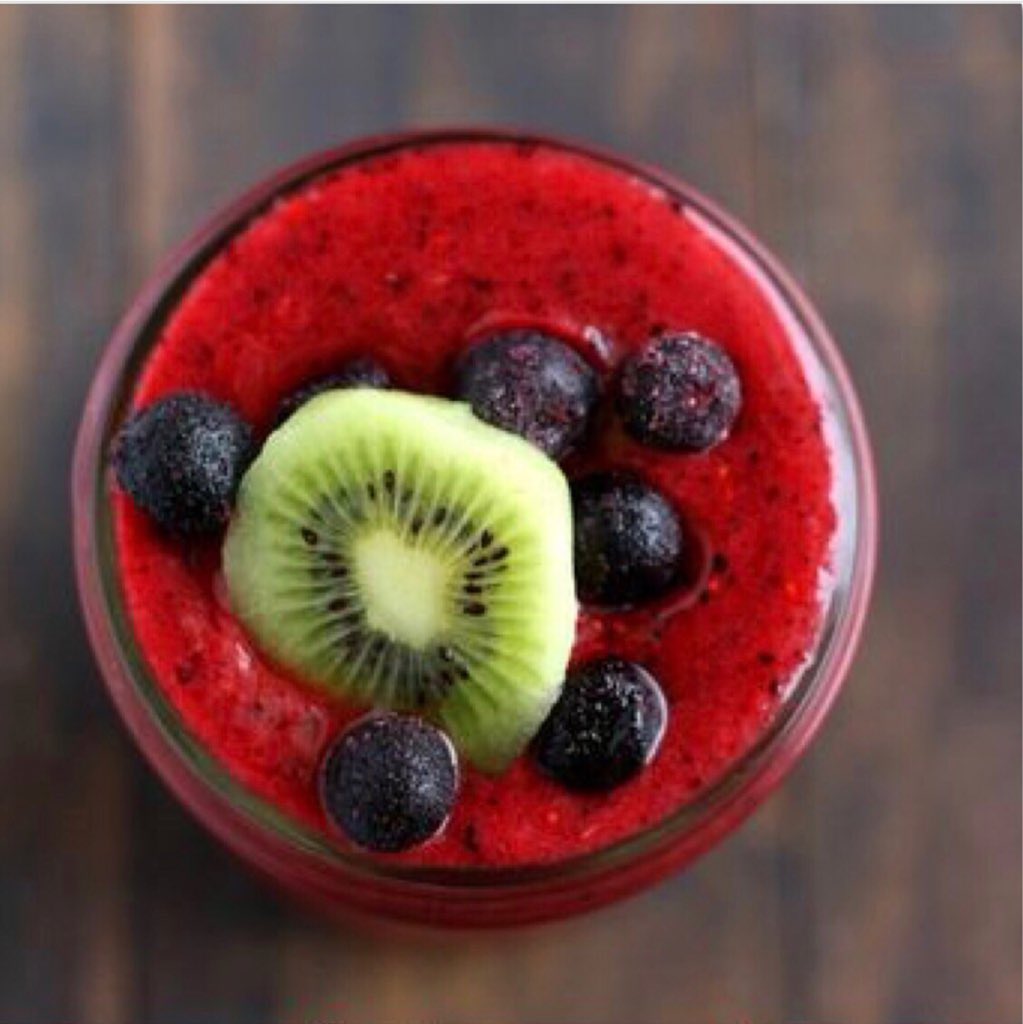 FreshExpressDel's tweet photo. I hope everyone has been having a wonderful weekend! Don’t forget to check out our all ORGANIC smoothies, with the option of protein powder for a meal replacement! #ExpressFreshFoods #HealthyLiving #BuyLocal https://t.co/dEW99NG9DK