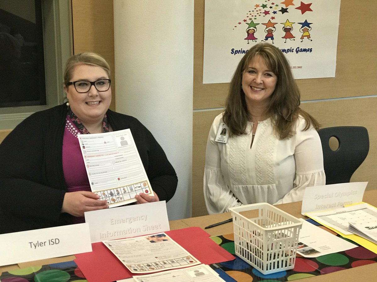 tracyjohnston18's tweet photo. The rain didnβt stop parents and educators from coming out to the CTC for the Parent to Parent Conference. We are so thankful for the agencies and programs that support our students of varying abilities. It takes a village! #SPEDHomeTeam https://t.co/HqX392lUSA