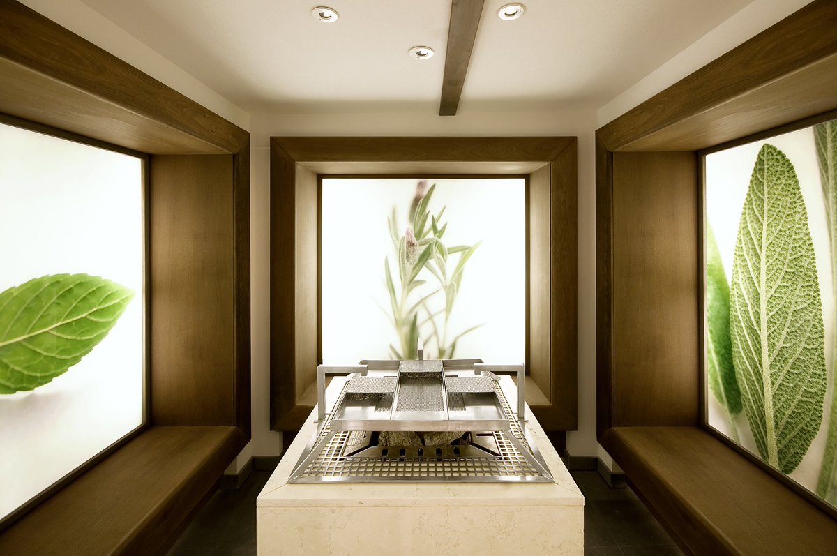 TheWellnessDXB's tweet image. Take holistic sauna therapy to a whole new level inside the herbal sauna room located in the Romantik Hotel Sackmann in Baiersbronn, Germany, designed by the Wellness team. #HerbalSauna