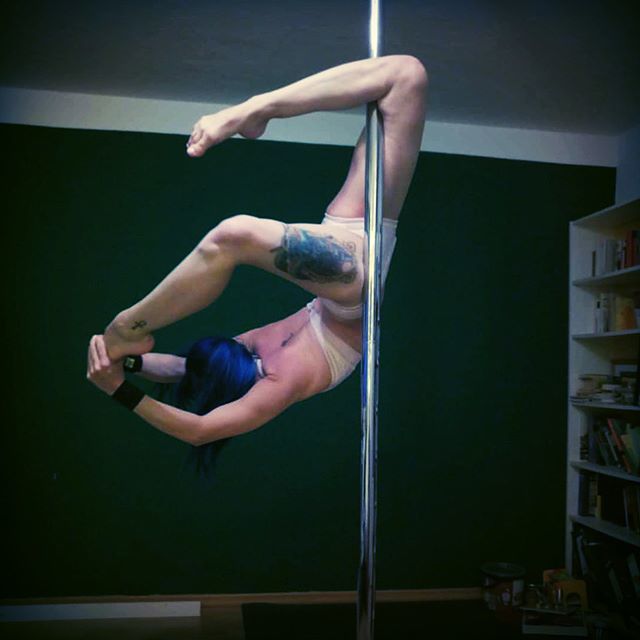 sneakydeez_'s tweet photo. Beautiful ♥️ @poledancing_potterhead in amazing #pdcocoon♥️ #polelife #polegym #polefitness #poleexercise #poledancer #poeldance #poledancenation #poledancersofig #poledancersofinstagram #poledancers #passionforpoledance #poledanceart #poledancefitne… https://t.co/0e82kcUBKW https://t.co/8wUMSh5oaj