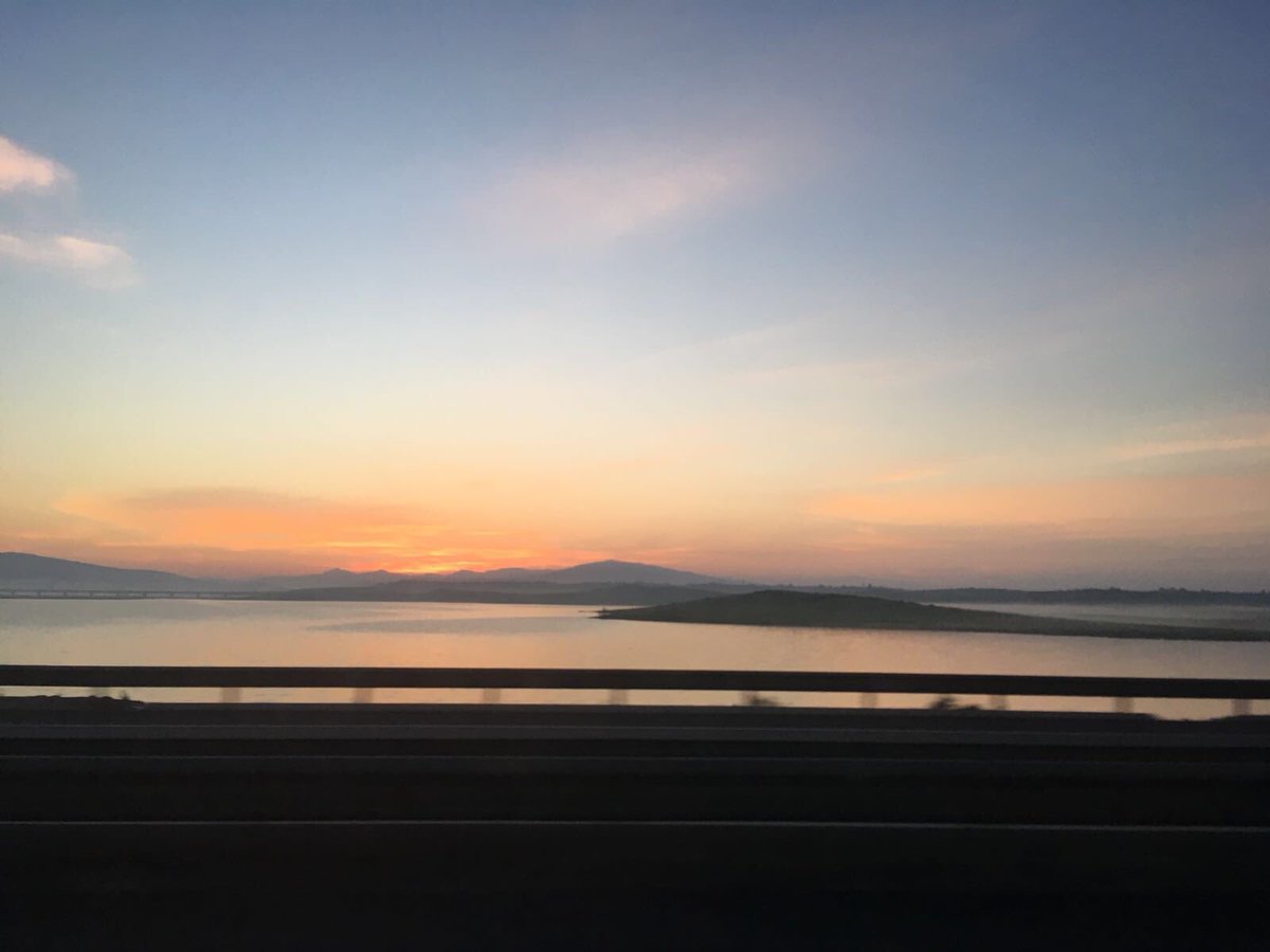 #Direct
C’est officiel, tous les équipages évoluent désormais sur le sol marocain ! 🇲🇦 En route pour Boulajoul ! 
#4LTrophy #4LTrophy2018