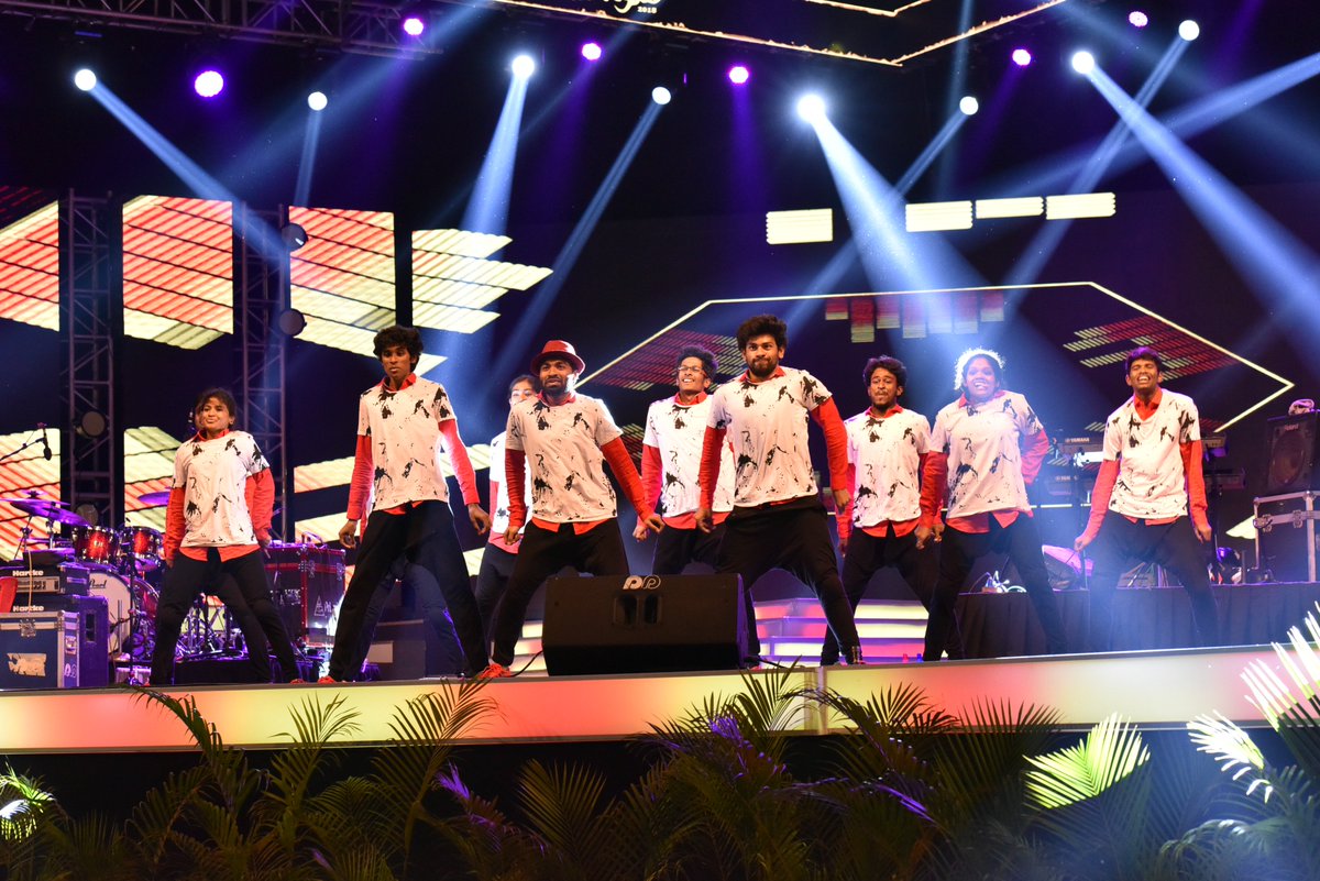 VIT_univ's tweet photo. Frisk factor Rivieraβ18 was live yesterday with Pooja Devariya, Indian film and theatre actress and Anjan Shivakumar, Dance teacher & movie choreographer as judges at VIT Vellore!
#AnjanShivakumar
#PoojaDevariya
#Friskfactor https://t.co/zl6dzsJNlz