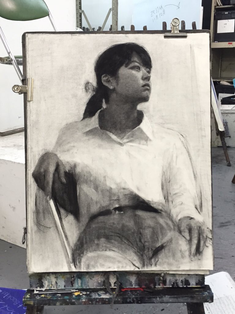 近年、教えてる予備校のデモストで描いた木炭デッサン、、アポロは