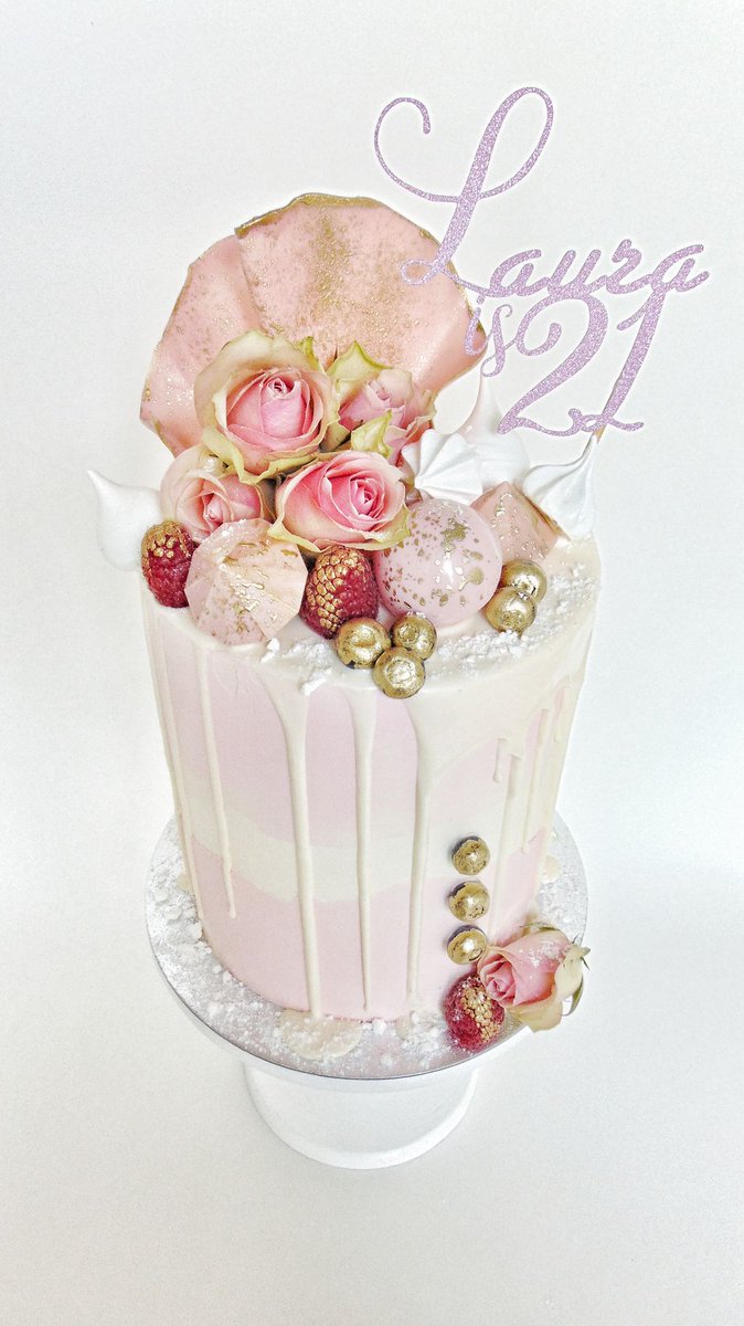 SimonaCakeCraft's tweet photo. For all of you pink lovers.... Happy Sunday!
.
#edinburgh #edinburghfoodies #edibleedinburgh #edinburghcakes #edinburghfood #simonascakes #straberrycake #30thbirthday #buttercreamcake #birthdayparty #bakery #21stbirthday #dripcake #specialoccasioncake #birthday #party https://t.co/goDqqIGPbM