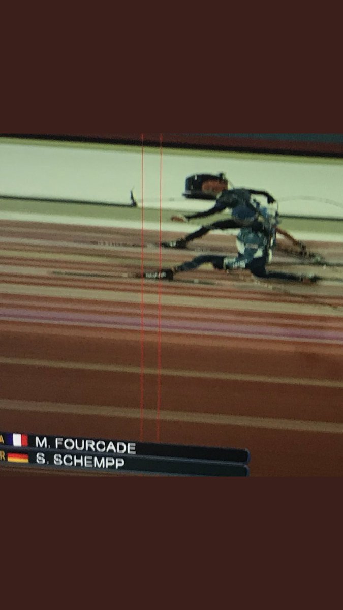 CaroHenryOff's tweet photo. La photo mythique! @martinfkde @TF1LeJT #legende https://t.co/kv3jcRNftf