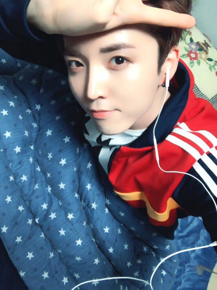 TARGET7_K's tweet photo. #제스
오늘 처음으로 했던 #인기가요 지켜봐주셔서 감사합니다! 오늘은 조금 일찍 숙소입니다!아침에 피곤했던 우리 아가들 찍어봤어요 귀엽죠ㅋㅋㅋ아!나 말하고 싶은거 늘어났다!밥도 잘 먹어야하는데 잠도 잘 자야해!! 건강 잘 챙겨요~~사랑합니다이❤️ #타겟아가들 #잘잔다아 #오늘도 #수고했어용 https://t.co/XPlMRucvA4