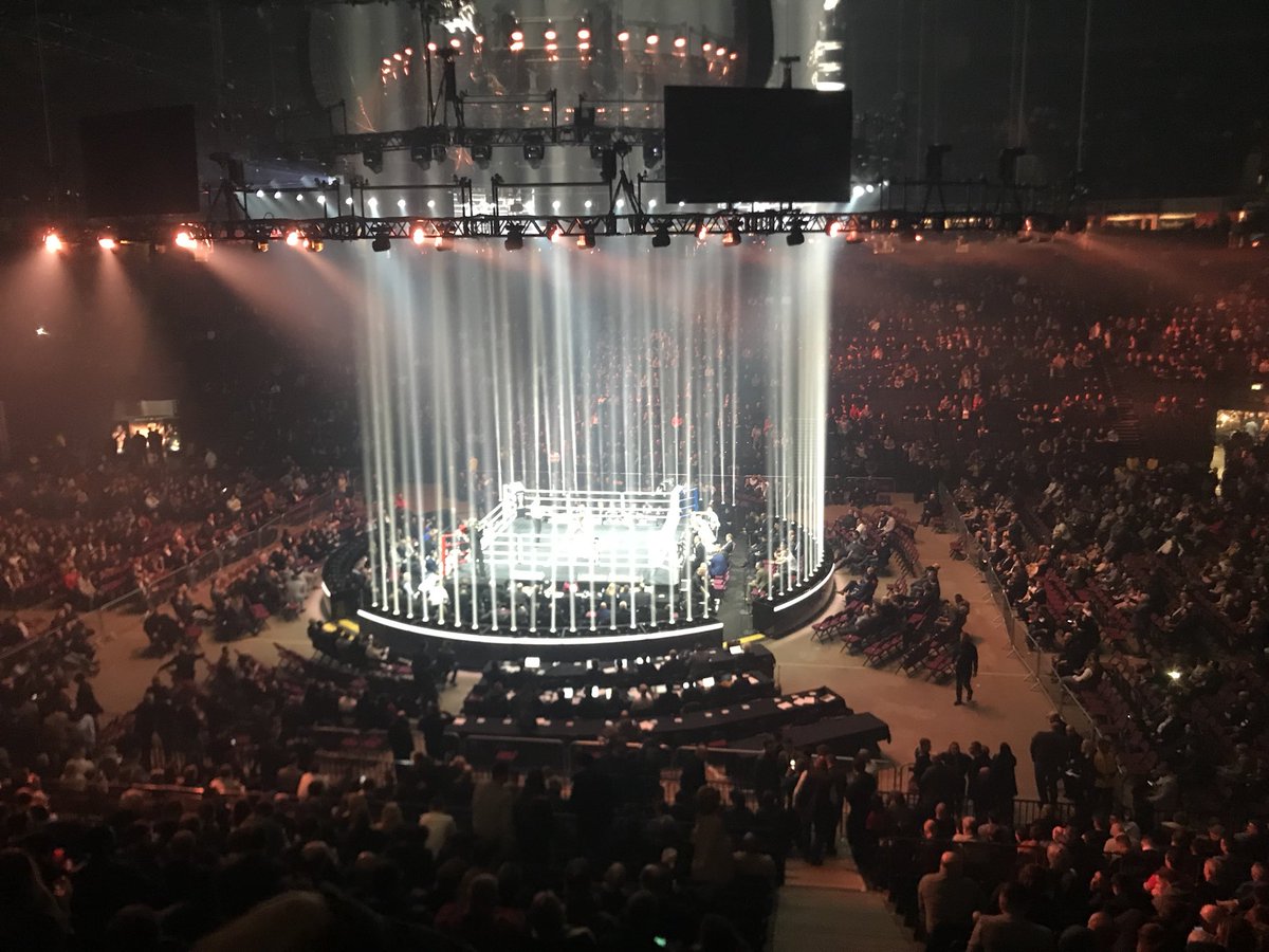 kriskronik's tweet photo. What a night! https://t.co/BLeCh8BeeG