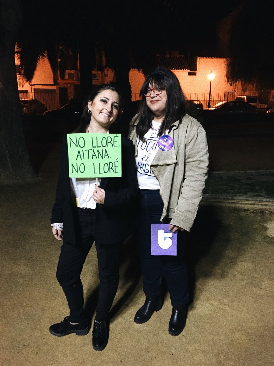 lizxcl's tweet photo. Así pasamos el carnaval #OTeando #OTDirecto18F #LoMalo #OT2017 @Roi_ot2017 @monicanaranjo @NoemiGaleraN @Amaia_ot2017 @Aitana_ot2017 @AnaG_ot2017 https://t.co/upRUzaNVQS