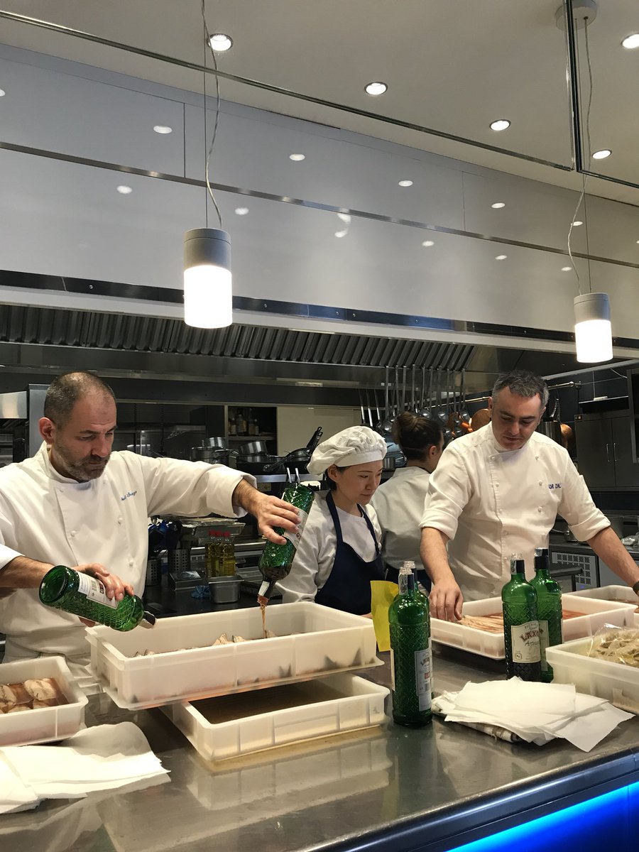#waitingfor #LaCenadelleCene <a href="/ParabereForum/">Parabere Forum</a> <a href="/canabalmaria/">Maria Canabal 🇺🇦</a> #empoweringWomen #foodislife #gastronomy @EatalySmeraldo <a href="/EatalyIT/">Eataly</a> @varese_viviana #wearecooking