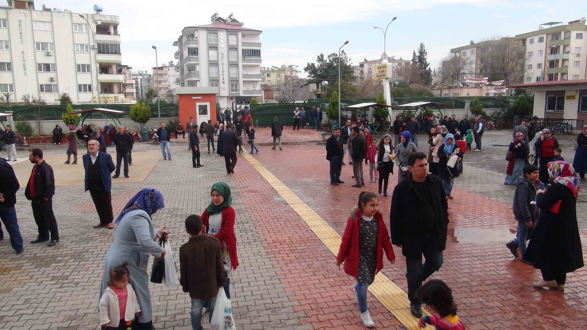 Peygamber Sevdalıları Platformu tarafından tertip edilen #SiyerSınavı yüzlerce kişinin iştirakiyle tamamlandı.

Peygamber Sevdasının memleketin her tarafını kuşatmış olması,geleceğe ilişkin bir umut olmuştur.