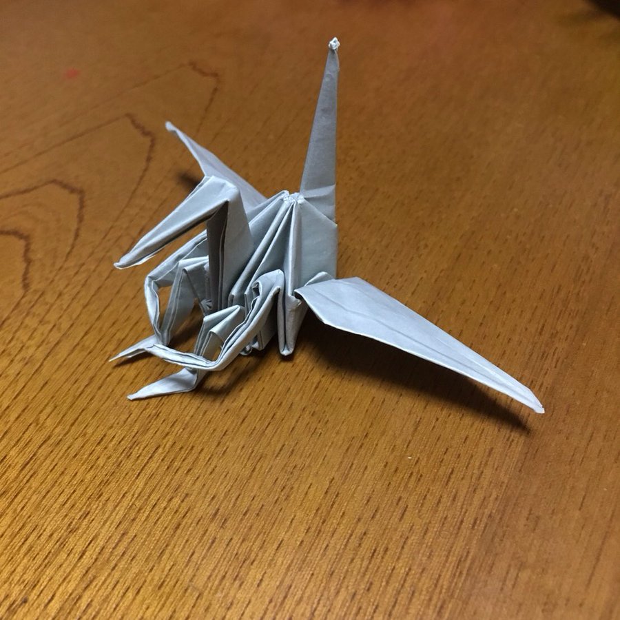 体育座りの鶴の折り方 作り方は 簡単な折り鶴から難しい応用方法も みかんと傘とコッペパン
