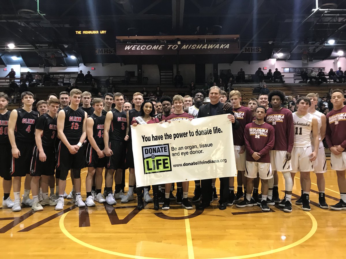 cavemensports's tweet photo. Mishawaka is proud of Basketball Coach Ron Hecklinski!  Along with Miss Indiana USA &amp; @JohnGlennHoops, he taught the importance of Organ Donation.  Watch his story here:  https://t.co/CGVa5ysV4j    @NIC_athletics @Cavemen_Hoops @missinusa @INDonorNetwork @IHSAA1 @SCMSchools https://t.co/pJrh0RLLbz