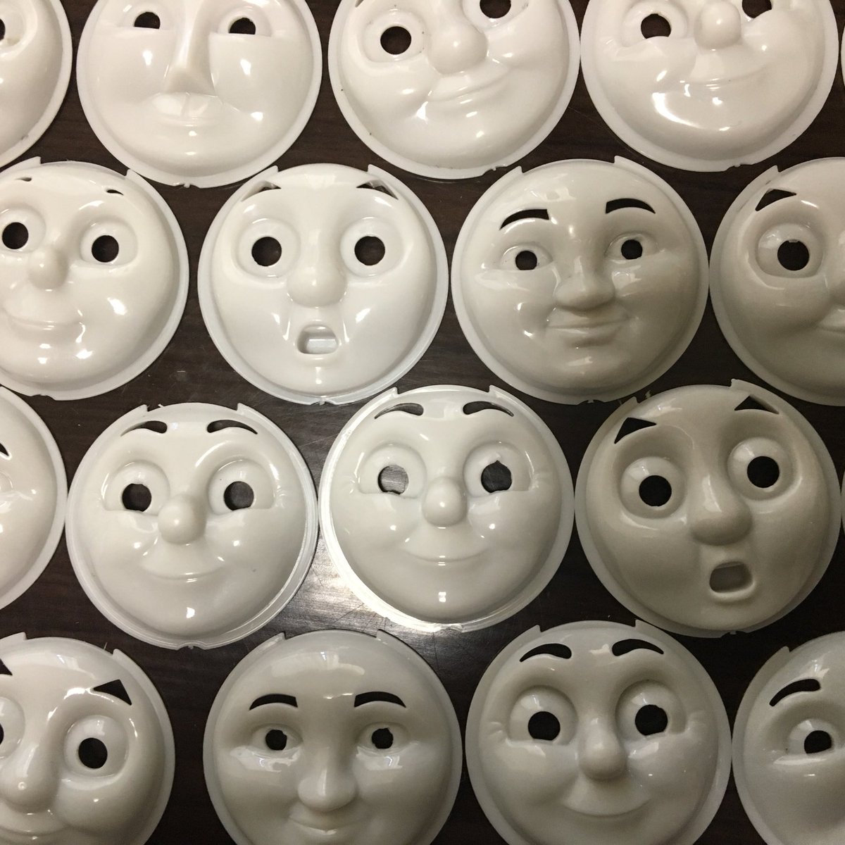 トーマスラムネ顔面コレクション トーマスの顔面をひたすら収集し続ける強者たちの集い Togetter トーマスラムネ顔面コレクション トーマスの顔面をひたすら収集し続ける強者たちの集い Togetter