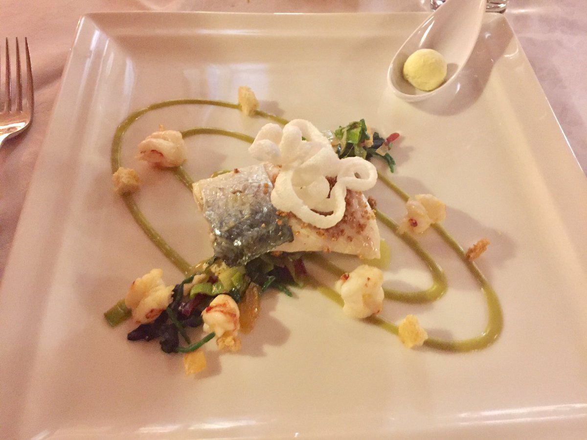 e_serraiotto's tweet photo. Filetto di coregone al timo, porro alla brace, gambero e speck #MalgaPanna #Moena #ValdiFassa https://t.co/27FKuYMOjz