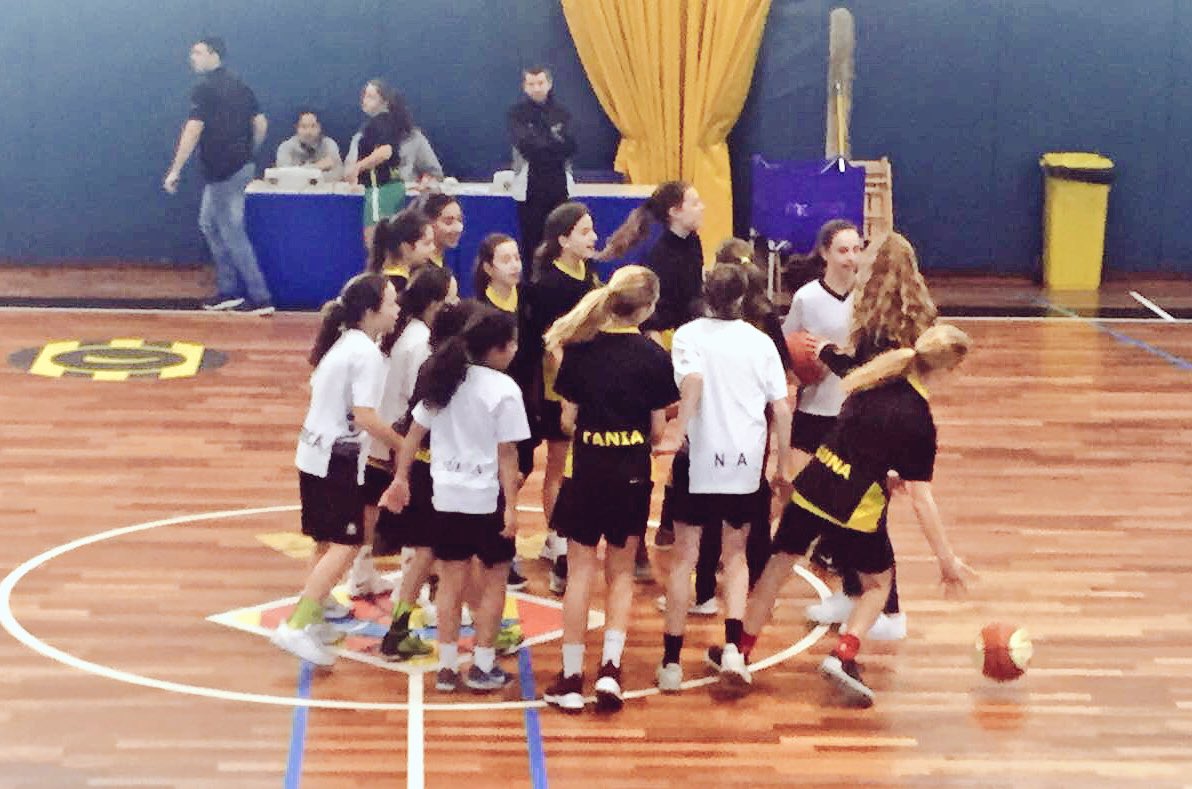 ASRBasketAlmeda's tweet photo. 🏀 #IF3ALM 62 - @KtolicLH 48

Primer partit d'una jornada de molt bàsquet al #pavellóAlmeda amb gran encert des de la línia de 6'25!!

#goAlmeda #jornadaAlmeda #basketAutèntic https://t.co/NXZPMcGUo6